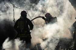 В Киеве вспыхнул масштабный пожар на СТО (ФОТО)