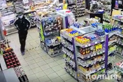 У Києві на АЗС іноземець вдарив касира і вкрав 85 тисяч гривень