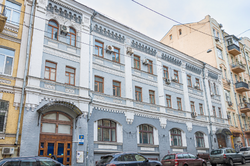 В центре Киева продали памятник архитектуры: где расположено здание и как выглядит