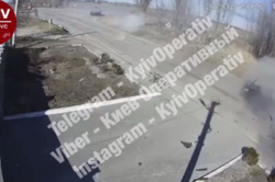 Оккупанты обстреляли два гражданских автомобиля в Киевской области