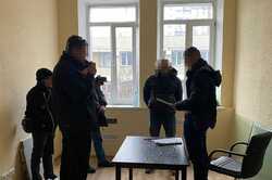 Требовал большую взятка: в Киеве задержали чиновника Национальной академии наук Украины