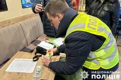 В Киеве задержали врача, который делал фиктивные документы для уклонистов: подробности