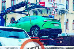 В центре Киева за незаконную парковку эвакуировали Lamborghini за 12 миллионов (Фото) 