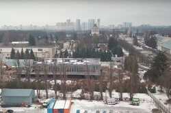 В Киеве продолжается снос павильона 