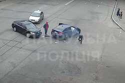В Киеве момент ДТП на Соломенке попал на камеры (ВИДЕО)