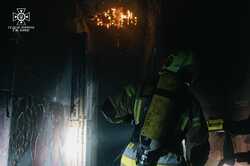 Масштабный пожар уничтожил дом в Киеве (ФОТО)