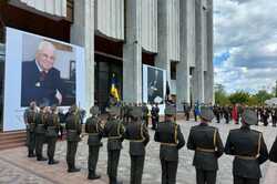 В Киеве прощаются с первым президентом Украины Леонидом Кравчуком: фото с церемонии