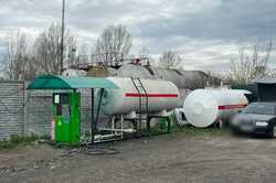 В Киеве и регионе продавали незаконно изготовленное топливо (ФОТО)