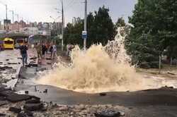 На Голосеевском проспекте прорвало магистральный трубопровод (ВИДЕО)