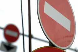 У центрі Києва перекрили рух транспорту