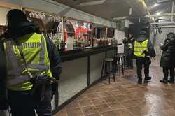 В Киеве повысилось полицейское присутствие в барах, ТРЦ и парках