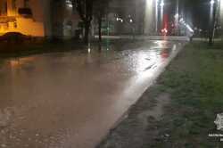 У Києві стався масштабний потоп: де неможливо проїхати (Фото)