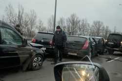 На въезде в Киев образовалась пробка из-за ДТП