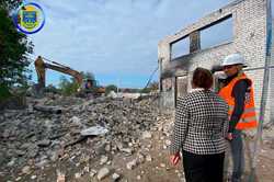 Кілька зруйнованих війною будинків знесуть під Києвом (ФОТО)