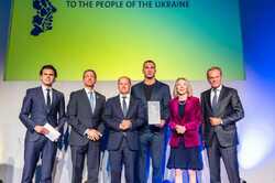Владимир Кличко передаст в Национальный музей истории премию M100 Media Award, присужденную народу Украины