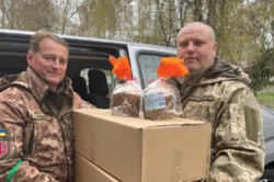 Военная администрация Киева передала паски в больницы и центры соцзащиты