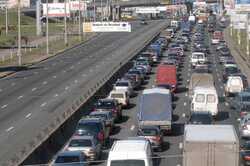 В Киеве снова перекроют проспект Бандеры: подробности 