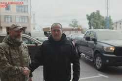 «Будет помогать нашим защитникам на передовой» - Палатный вручил автомобиль 130-му батальону теробороны Киева