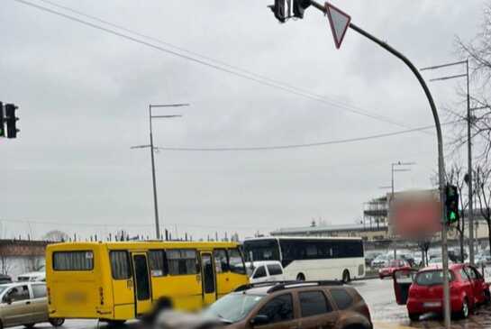 У Києві через ДТП утворилися величезні затори: де краще об'їхати 
