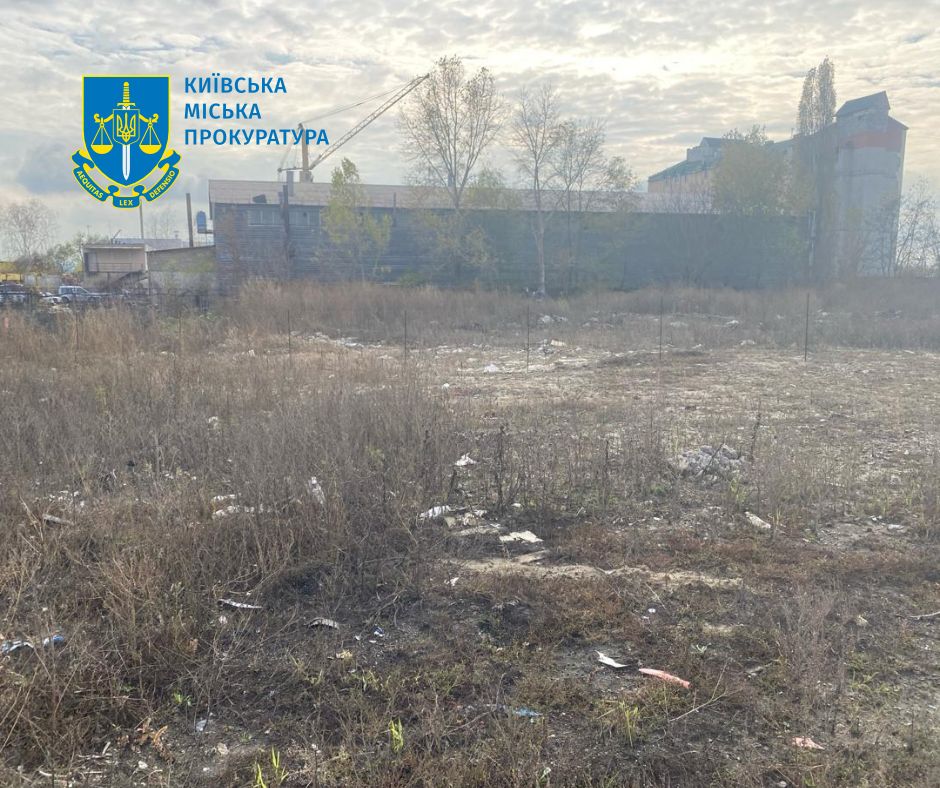 В Києві утворилося величезне сміттєзвалище (ФОТО)