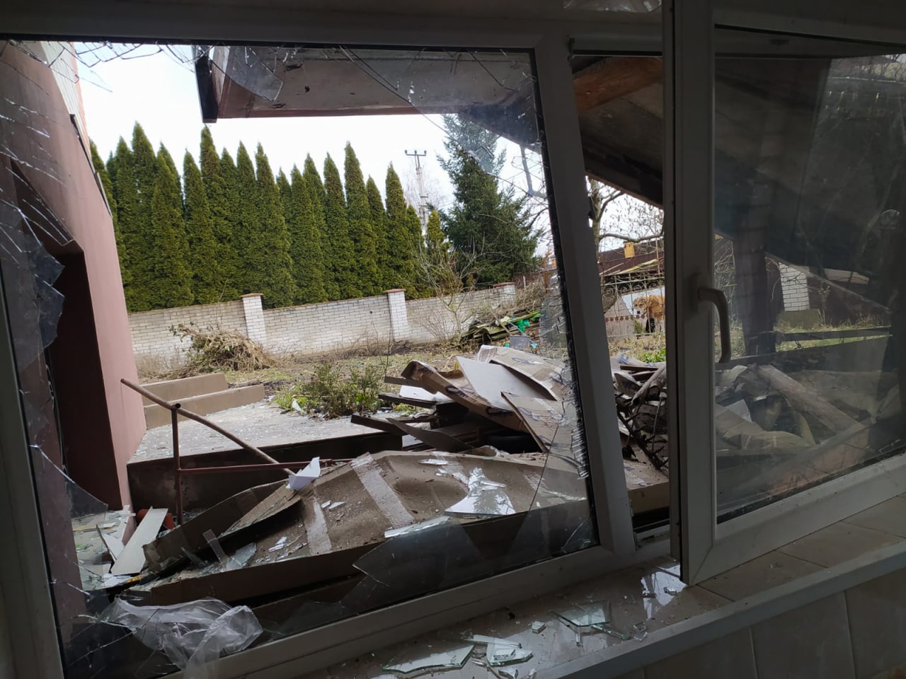 На Київщині під час ракетних обстрілів пошкоджені приватні будинки (ФОТО)