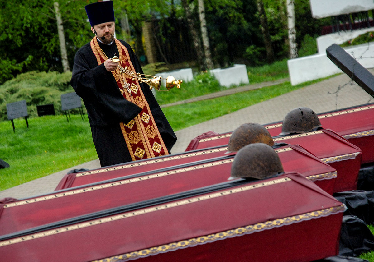 Гатное перезахоронение. Фото Лады Бондаренко