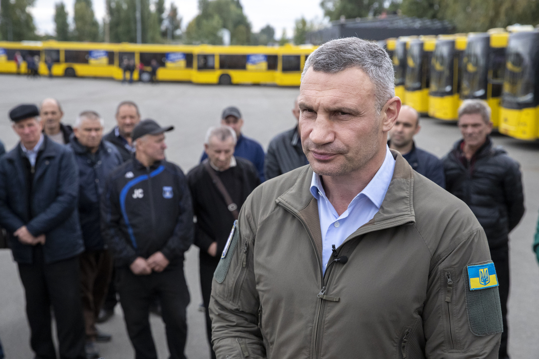 Київ відправив у Дніпро 30 автобусів і з них 10 завантажив гуманітарною допомогою, – Кличко