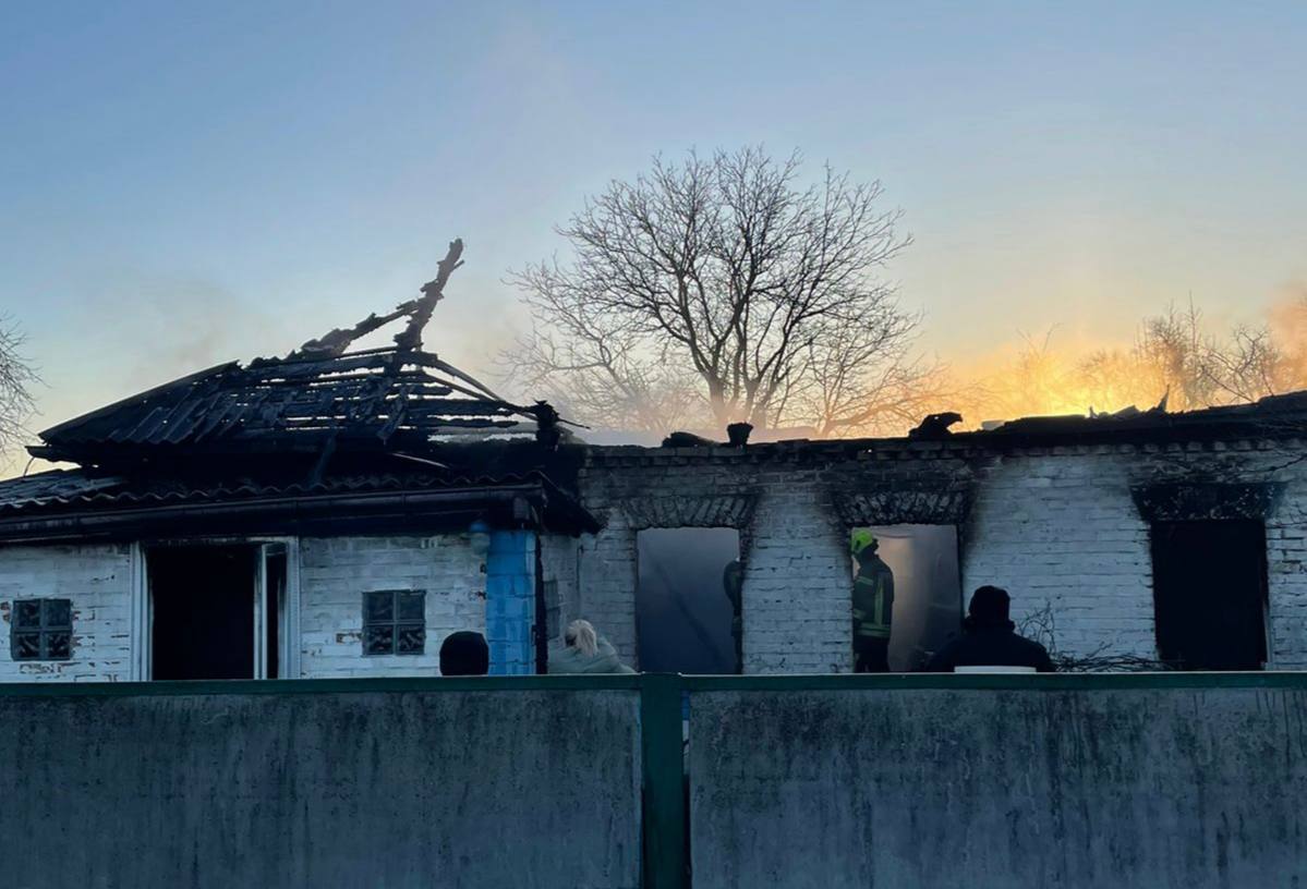 На Броварщині загорівся будинок: у пожежі загинула літня жінка