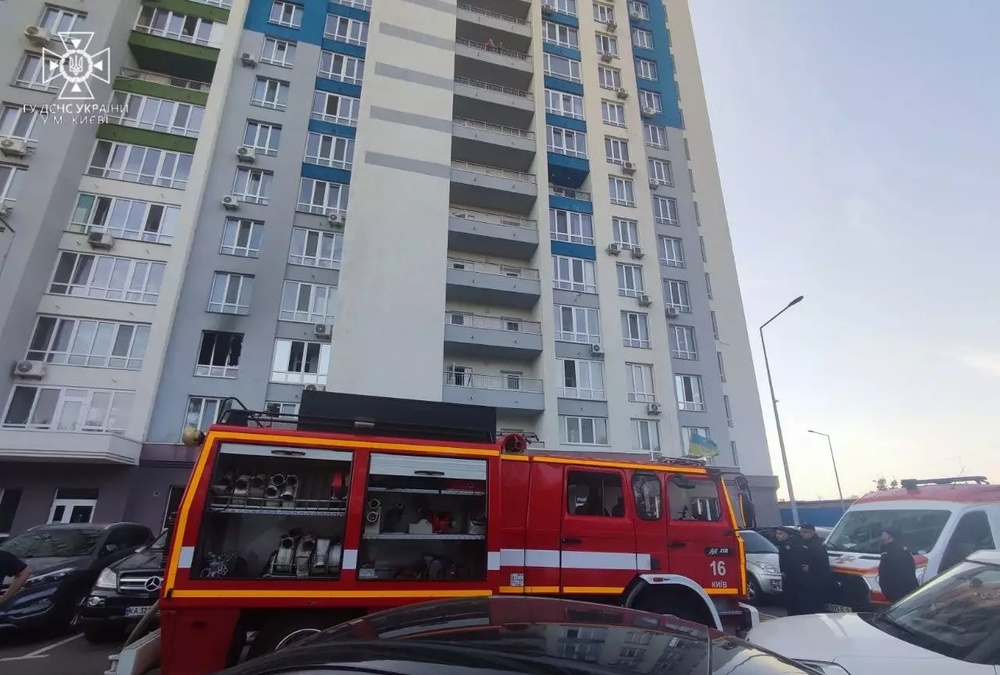 У Києві сталася пожежа в багатоповерхівці: є постраждалі