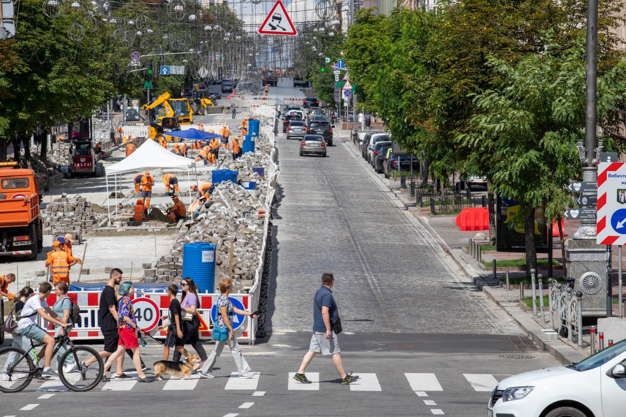 У центрі Києва відремонтували одну з важливих доріг (ФОТО)