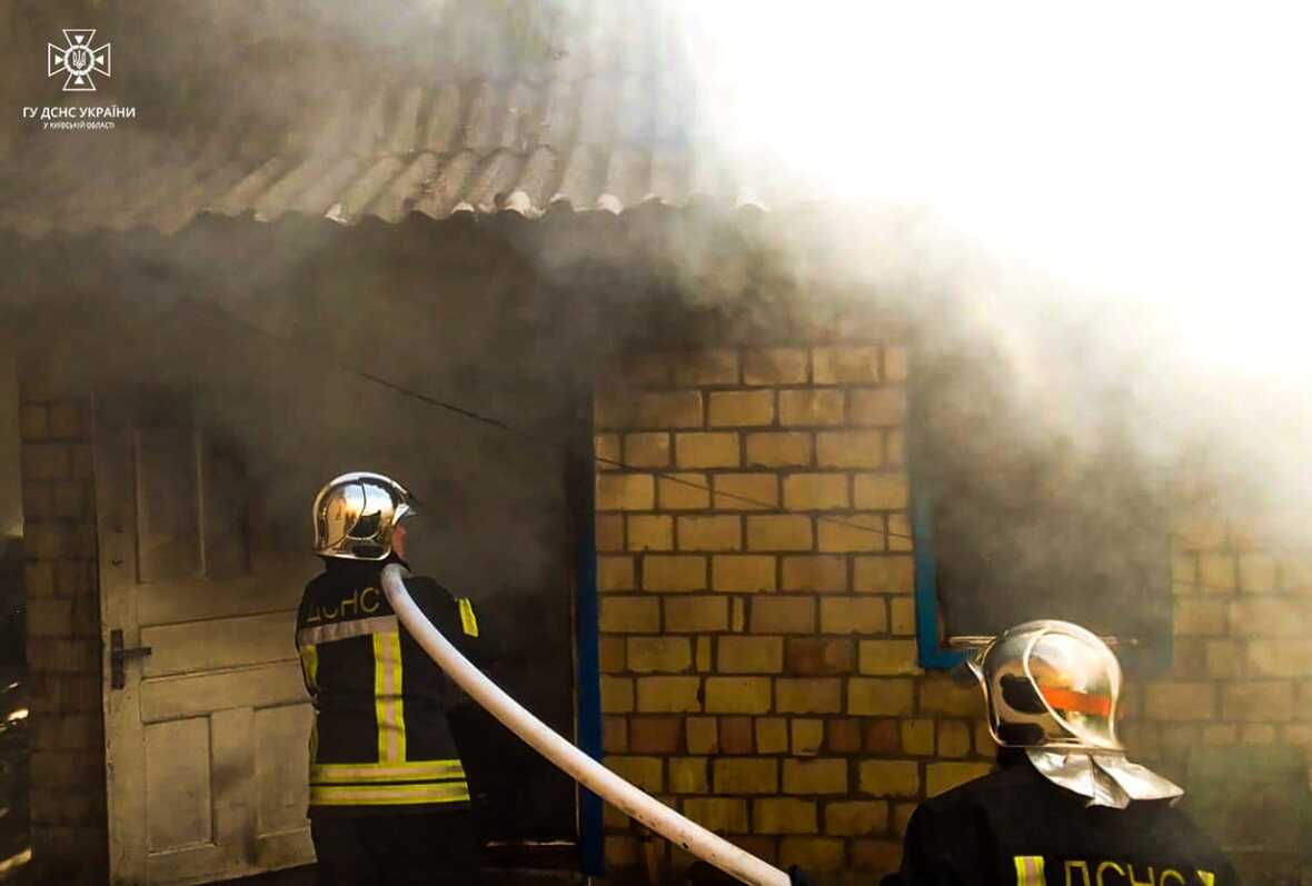 На Київщині стався потужний вибух газу та виникла пожежа: є постраждалі