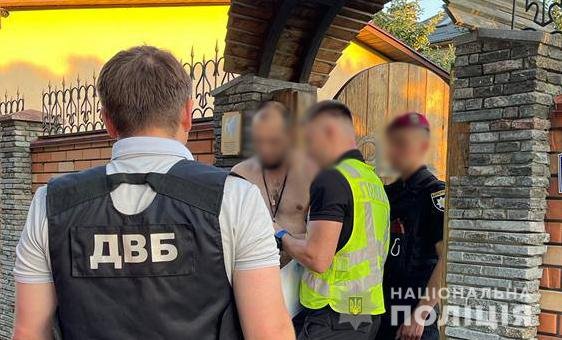 У Києві ліквідували канал масштабного збуту зброї та наркотиків (ФОТО)