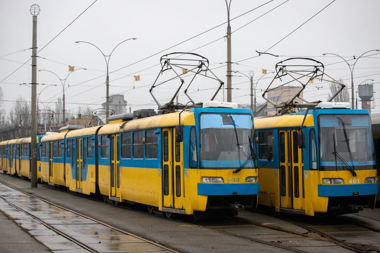 На маршрутах трамваїв у Києві запустили автобуси