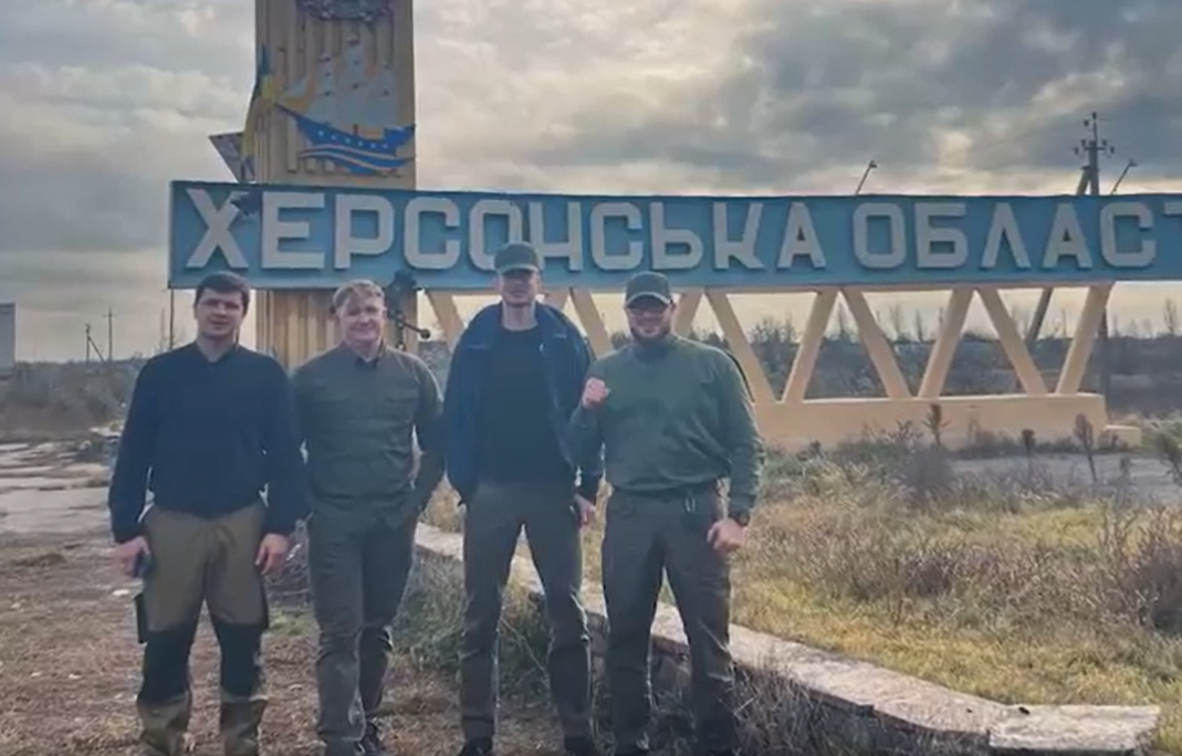 «Українська команда» привезла у звільнений Херсон 30 000 кг продуктів та медикаментів