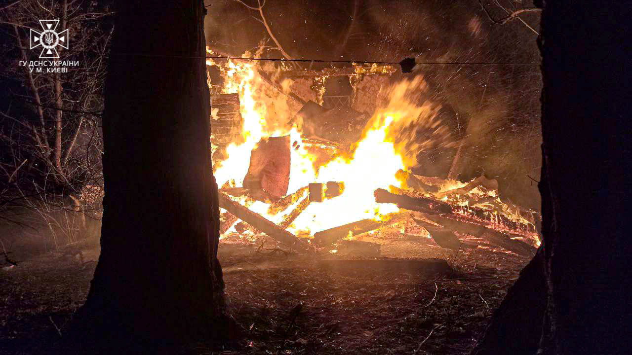 На Трухановому острові сталася масштабна пожежа (ФОТО)