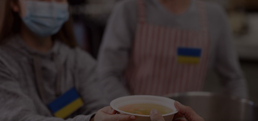 У Києві під час роздачі безкоштовних обідів обікрали волонтерку