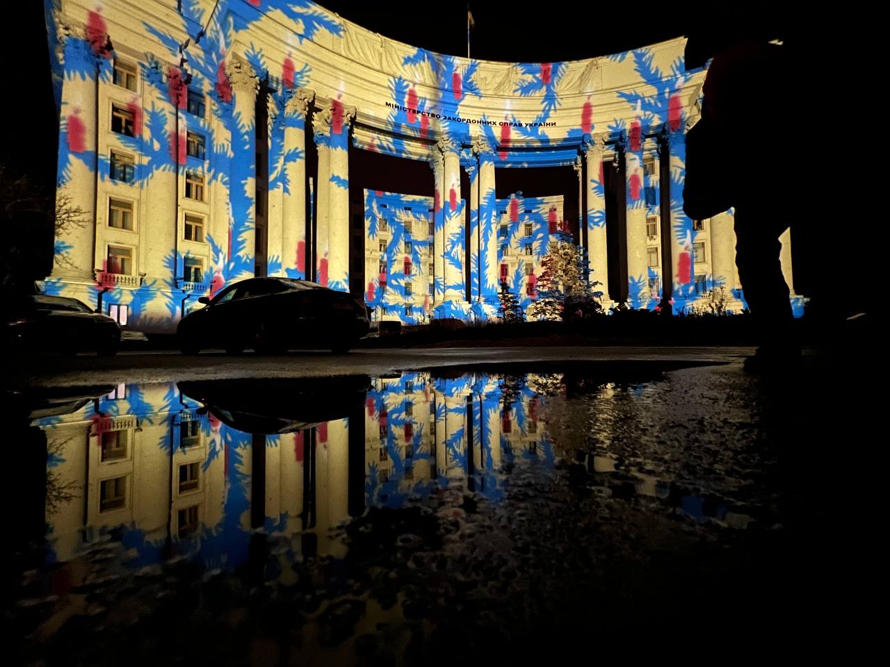 Вражаюче світлошоу відбулося на будівлях в центрі Києва та костелі (ФОТО)
