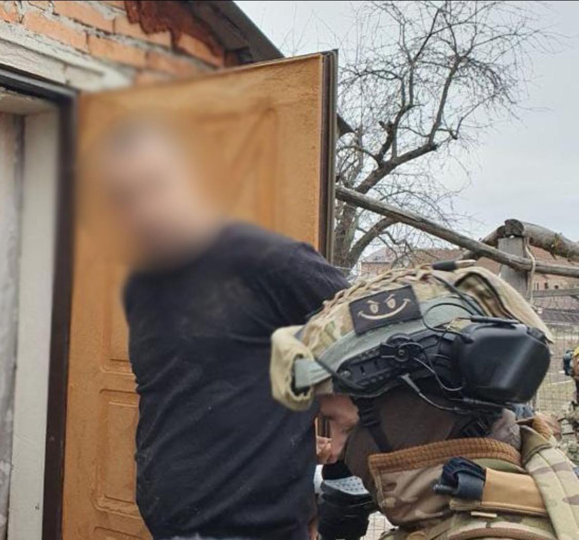 Київські поліцейські повідомили, хто ломився у квартиру до журналіста Ніколова
