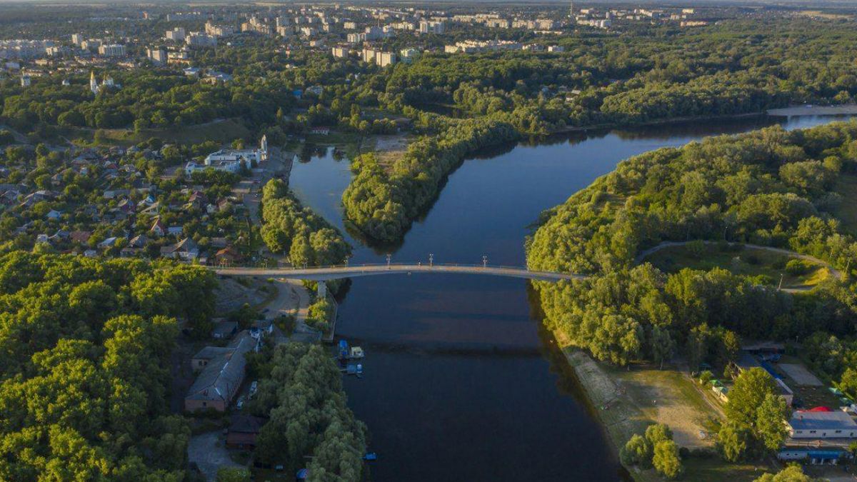 Жителям Київщини категорично заборонили купатися в Десні: що знайшли у воді